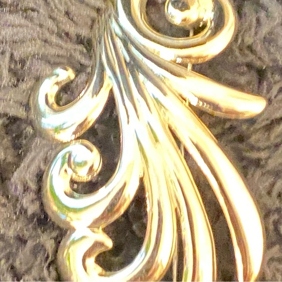 Vintage Monet Silver Toned Swirl Leaf Feather Brooch Pin - Picture 4 of 9